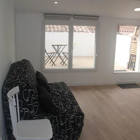 公寓 With View On The Of *